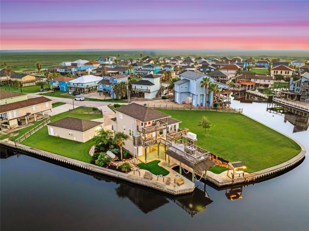 142 Driftwood Road Freeport, TX 77541