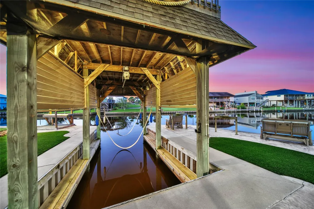 142 Driftwood Road Freeport, TX 77541