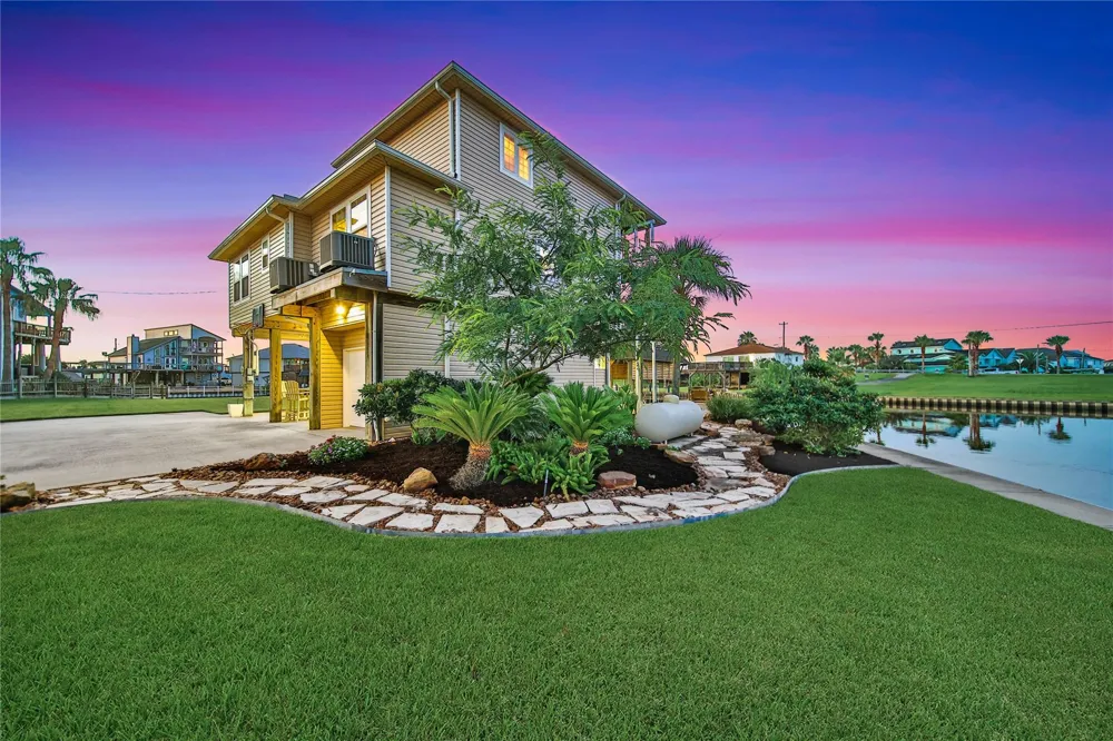 142 Driftwood Road Freeport, TX 77541