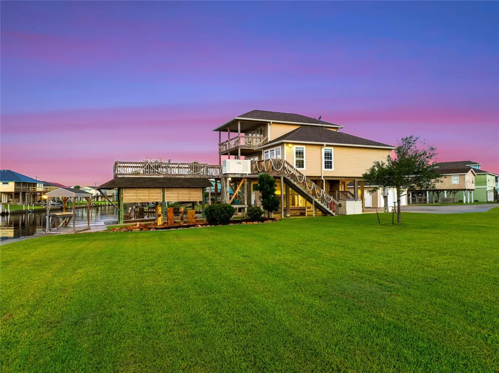 142 Driftwood Road Freeport, TX 77541