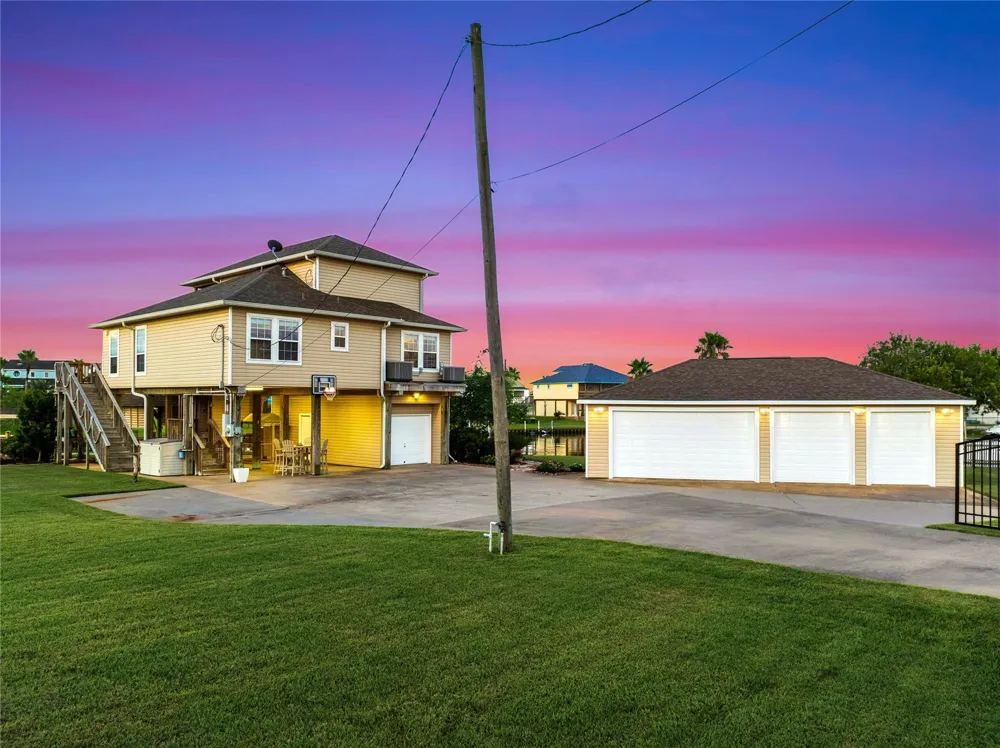 142 Driftwood Road Freeport, TX 77541