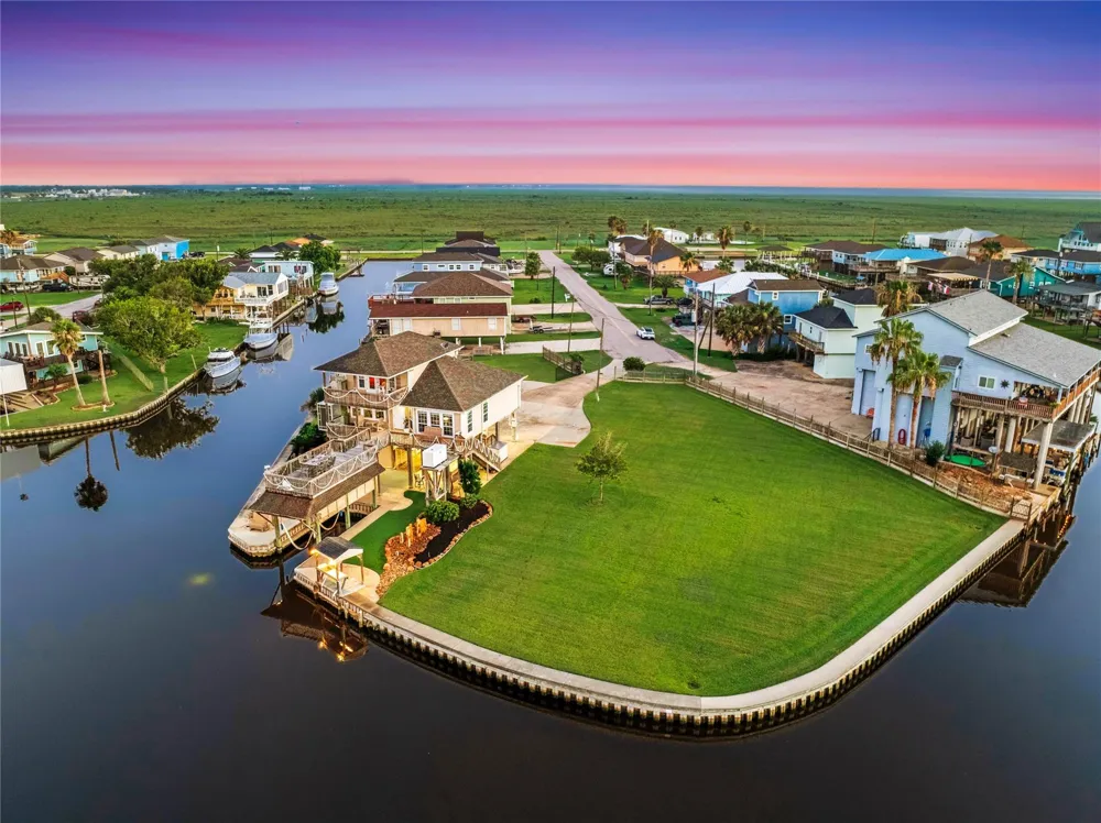 142 Driftwood Road Freeport, TX 77541