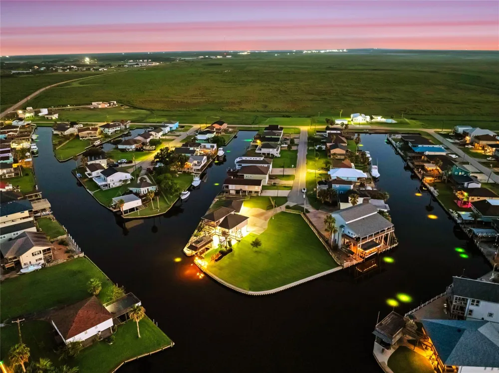142 Driftwood Road Freeport, TX 77541