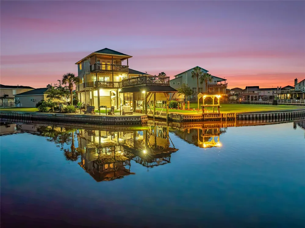 142 Driftwood Road Freeport, TX 77541