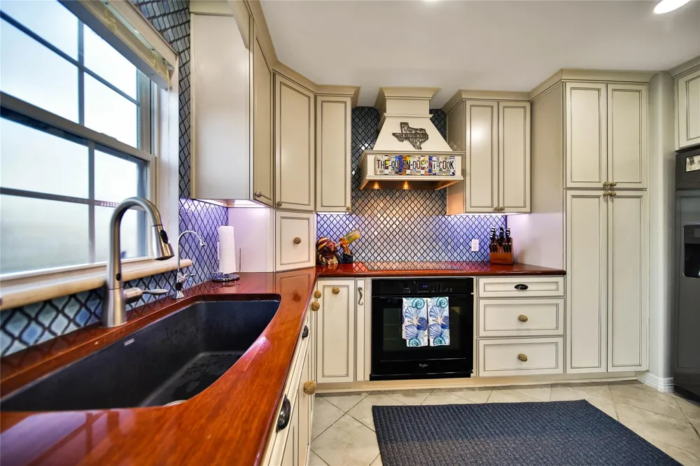 142 Driftwood Road Freeport, TX 77541