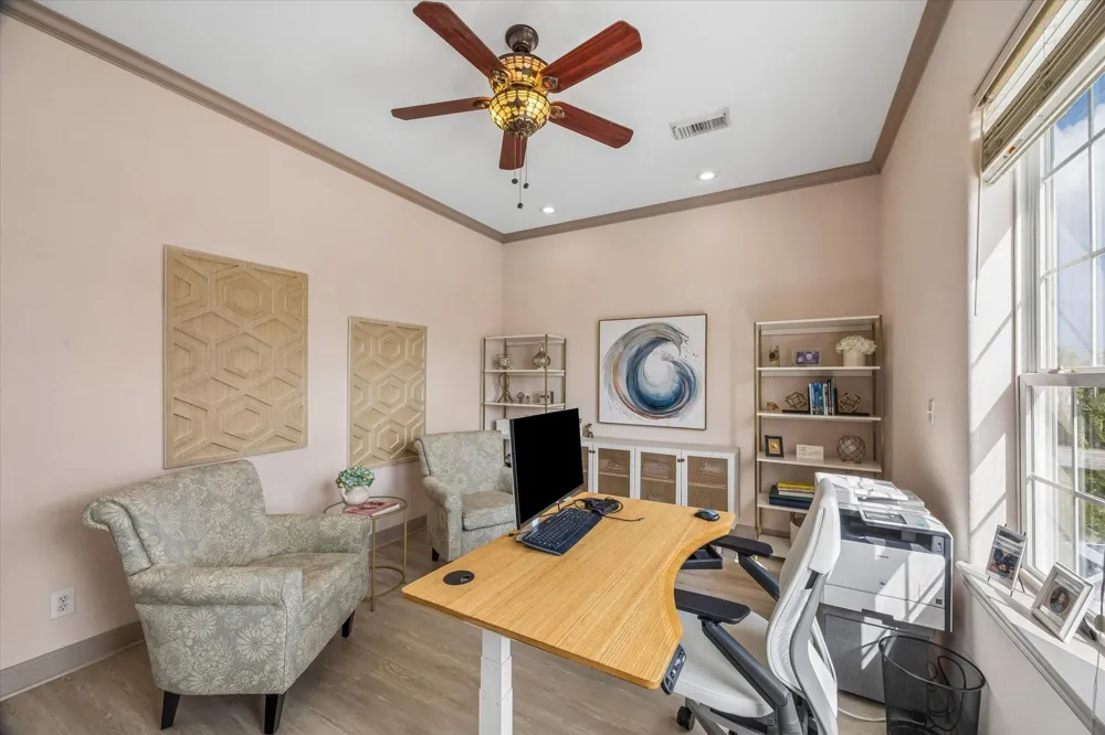 426 Sunset Circle Tiki Island, TX 77554