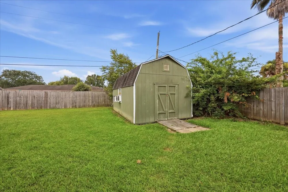8408 Friar Tuck Drive Orange, TX 77632