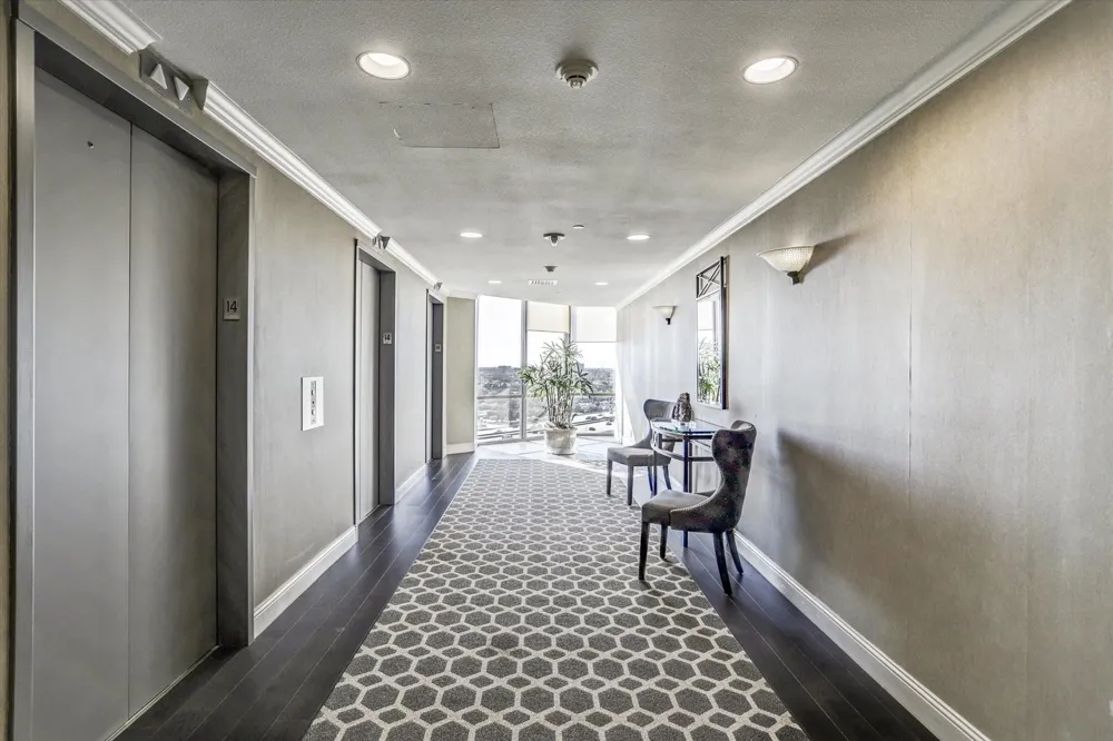 15 Greenway Plaza #10E Houston, TX 77046