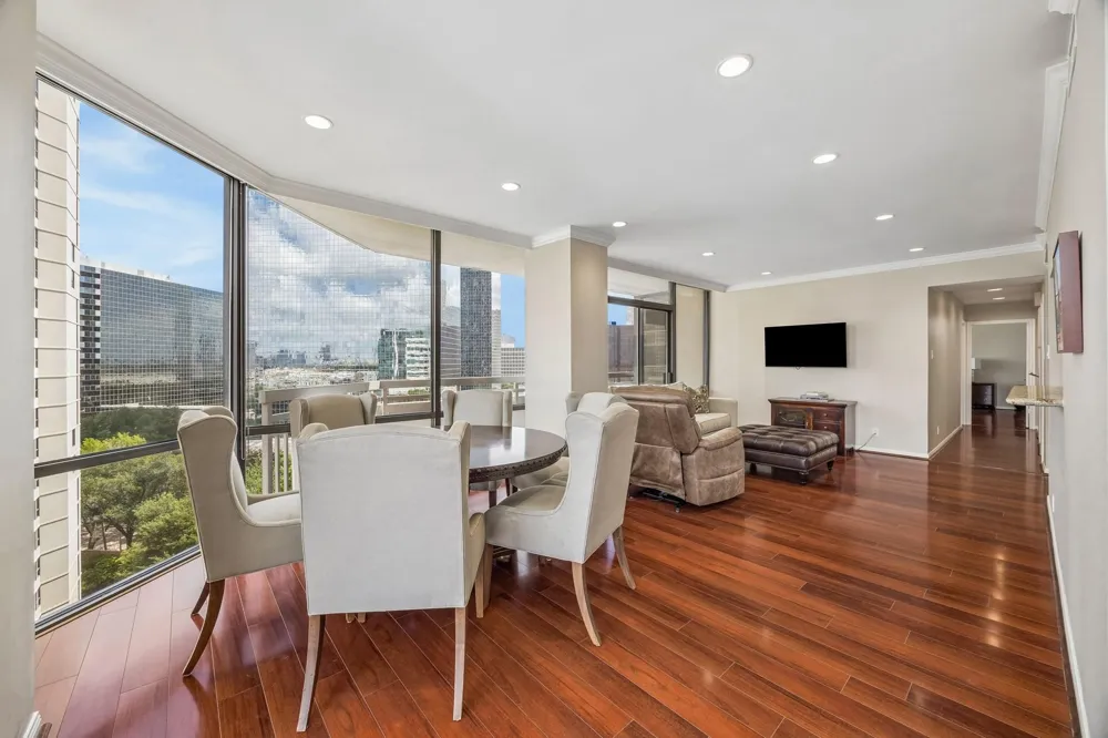 15 Greenway Plaza #10E Houston, TX 77046