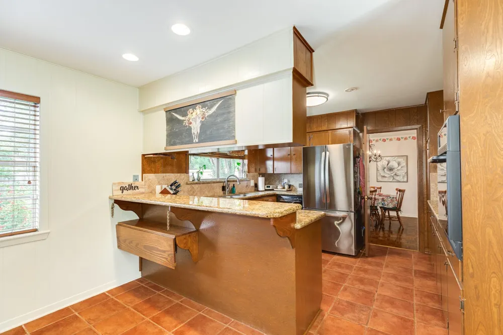 107 Hyacinth Street Lake Jackson, TX 77566