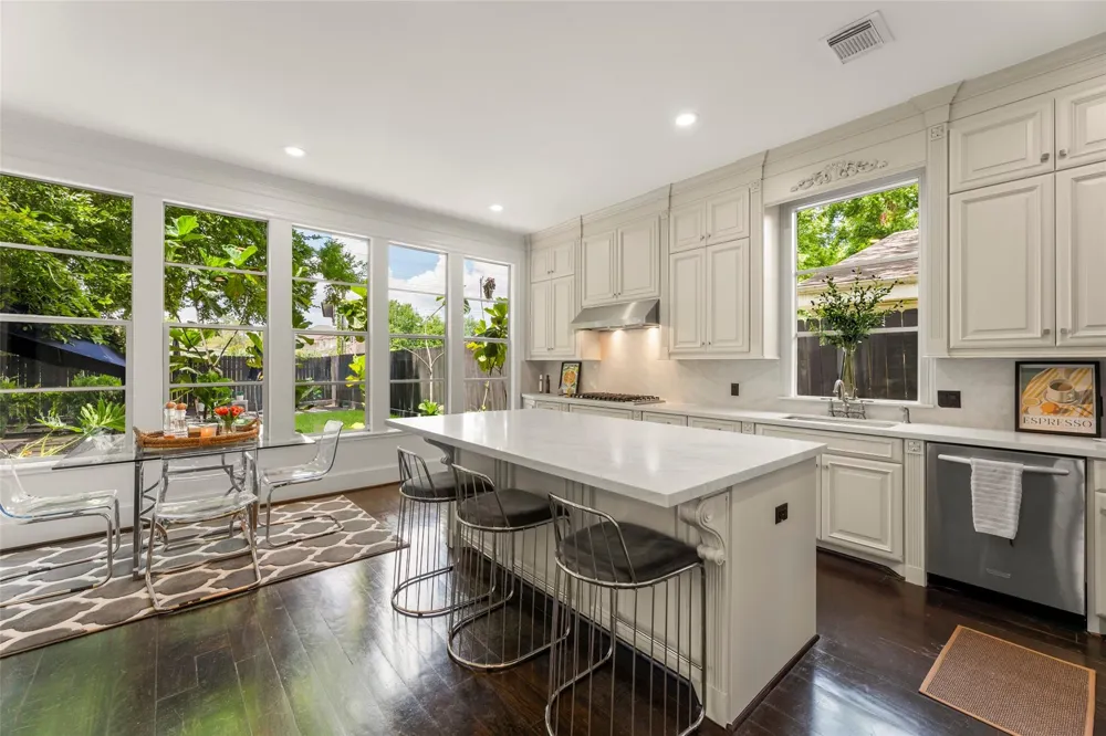 6236 Community Drive Houston, TX 77005