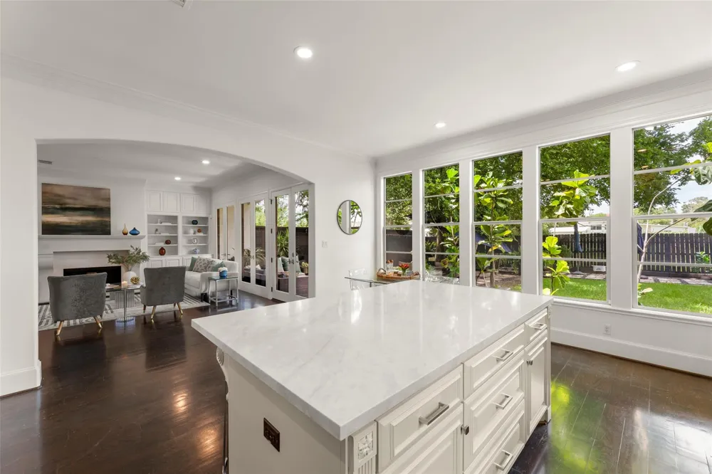 6236 Community Drive Houston, TX 77005