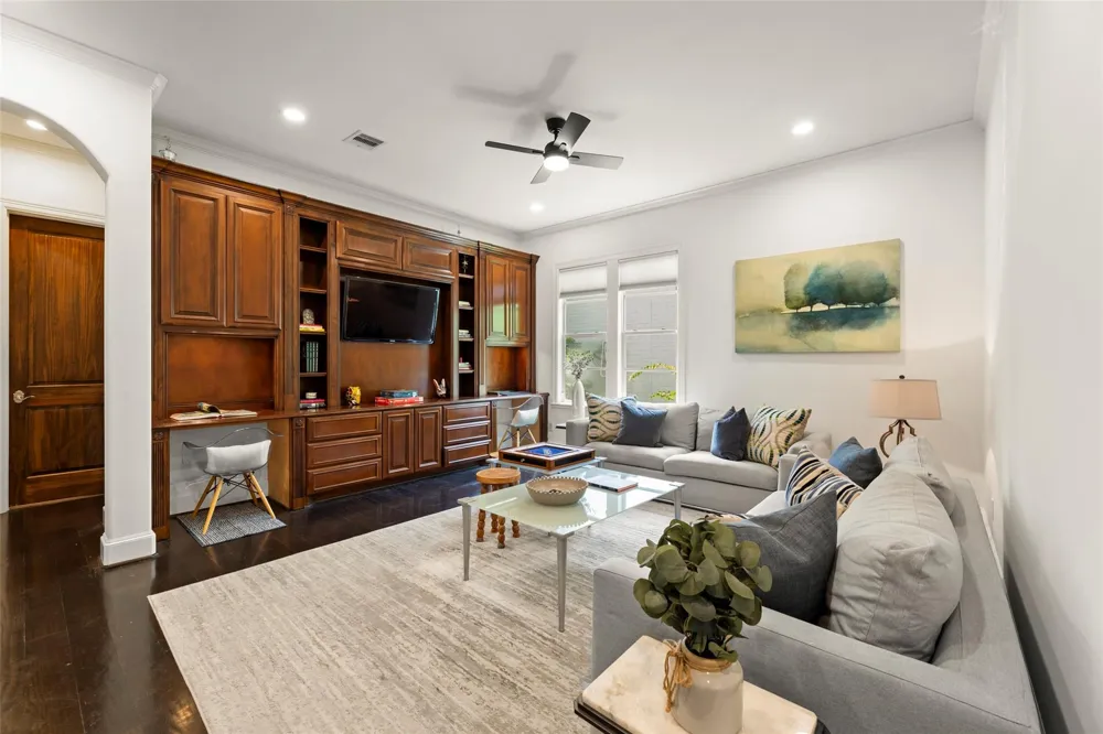 6236 Community Drive Houston, TX 77005