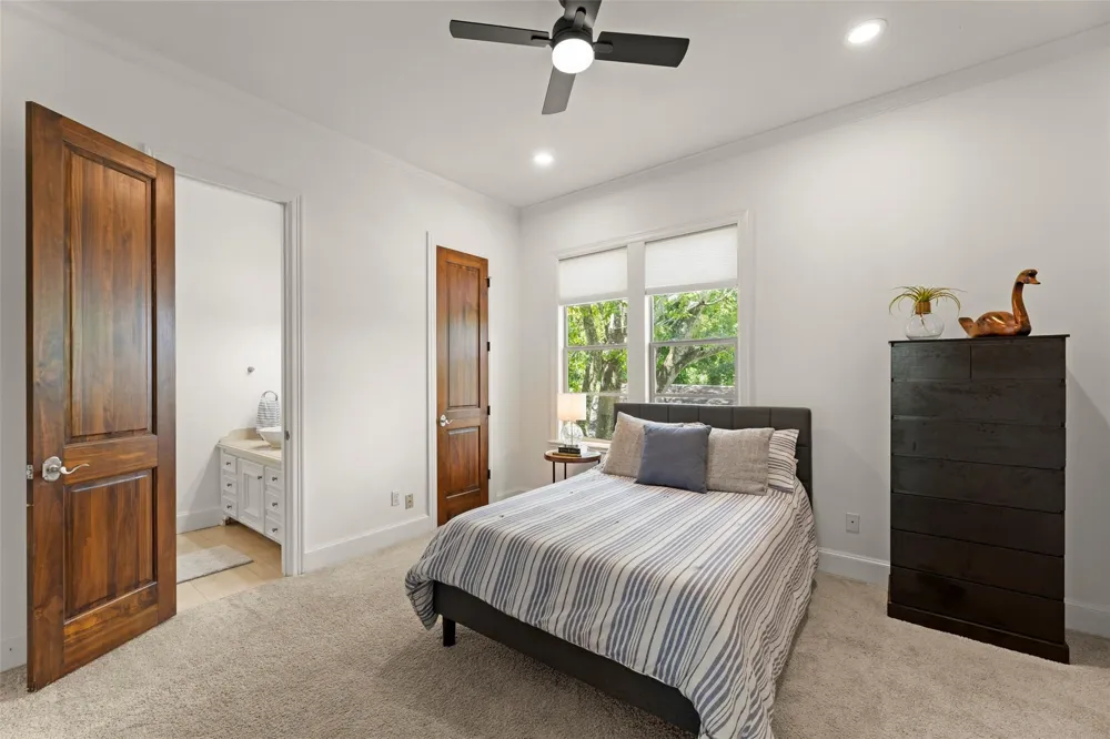 6236 Community Drive Houston, TX 77005