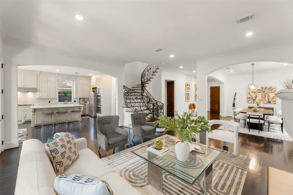 6236 Community Drive Houston, TX 77005