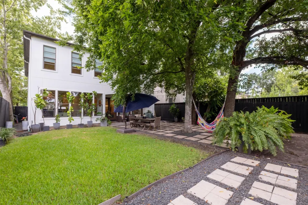 6236 Community Drive Houston, TX 77005
