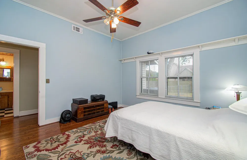 502 S College Street Weimar, TX 78962
