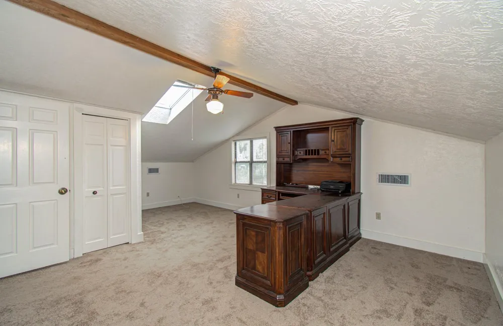 502 S College Street Weimar, TX 78962