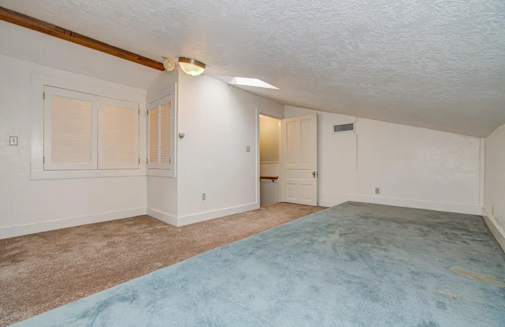 502 S College Street Weimar, TX 78962