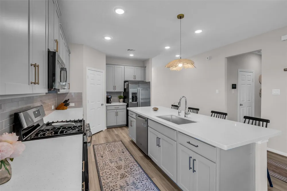 2713 Jumeirah Lane Texas City, TX 77568