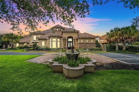 12 Retreat Boulevard