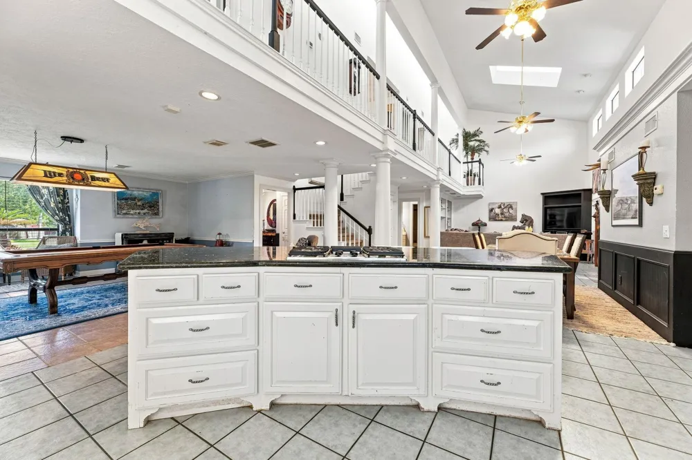 217 Baywood Street Shoreacres, TX 77571