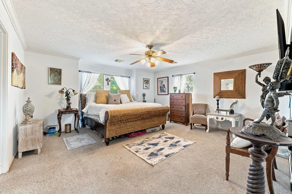 217 Baywood Street Shoreacres, TX 77571
