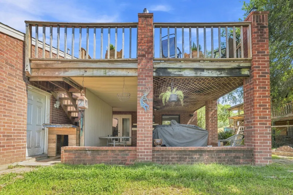 217 Baywood Street Shoreacres, TX 77571