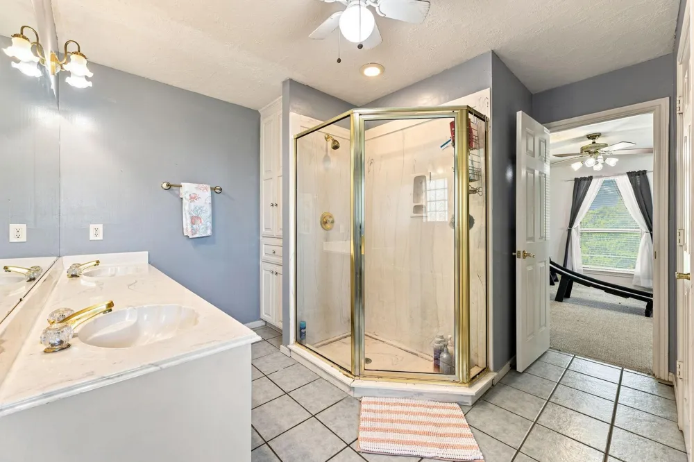217 Baywood Street Shoreacres, TX 77571