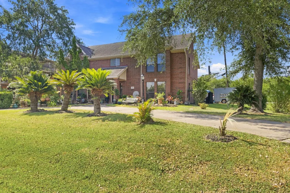 217 Baywood Street Shoreacres, TX 77571