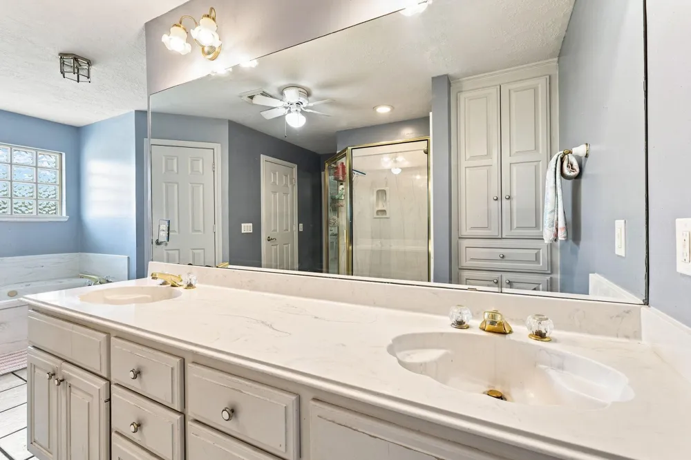 217 Baywood Street Shoreacres, TX 77571