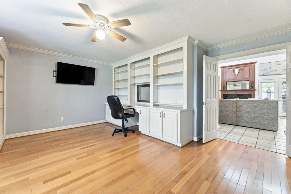 217 Baywood Street Shoreacres, TX 77571