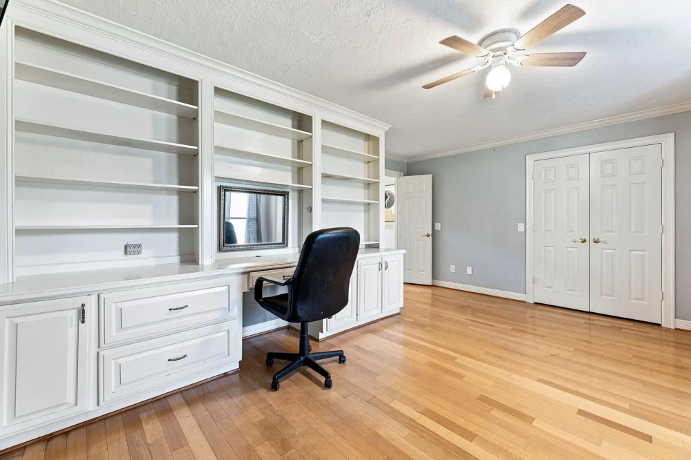 217 Baywood Street Shoreacres, TX 77571