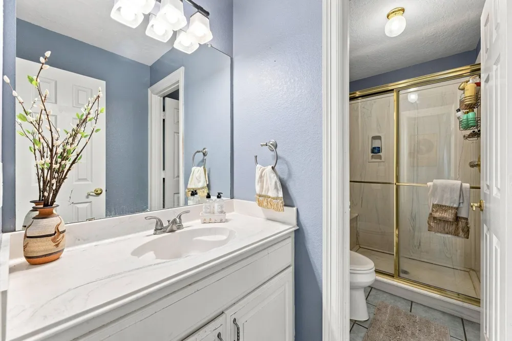 217 Baywood Street Shoreacres, TX 77571