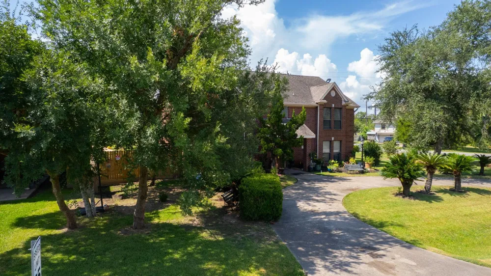 217 Baywood Street Shoreacres, TX 77571