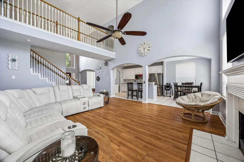 429 Blossomwood Drive League City, TX 77573