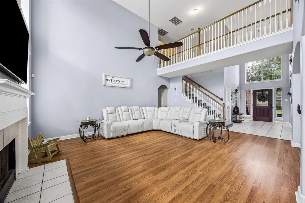 429 Blossomwood Drive League City, TX 77573