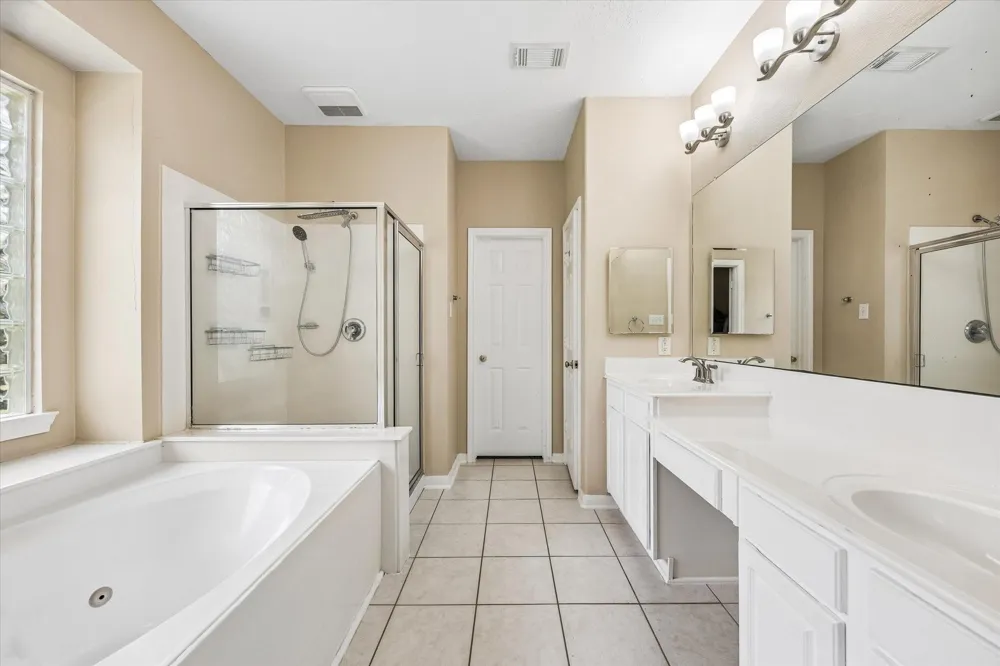 429 Blossomwood Drive League City, TX 77573
