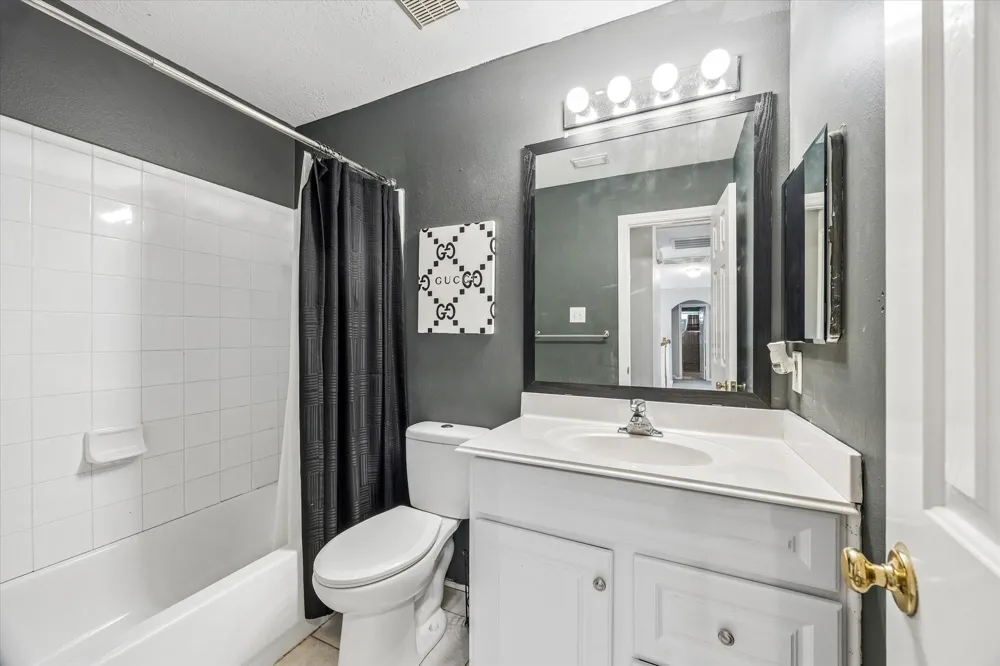 429 Blossomwood Drive League City, TX 77573