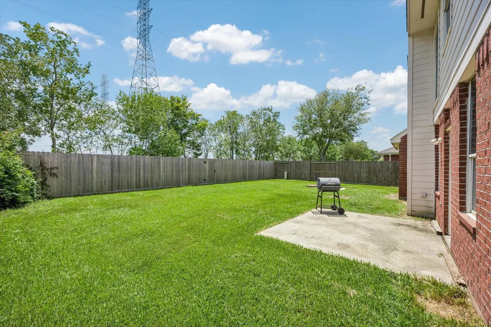 429 Blossomwood Drive League City, TX 77573