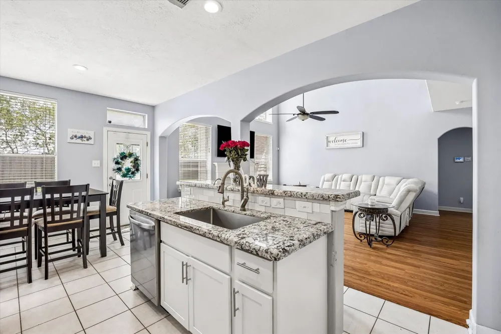 429 Blossomwood Drive League City, TX 77573