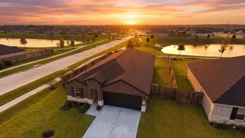 8510 Tropical Breeze Way