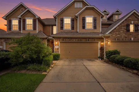 8429 Sunset Loch Drive