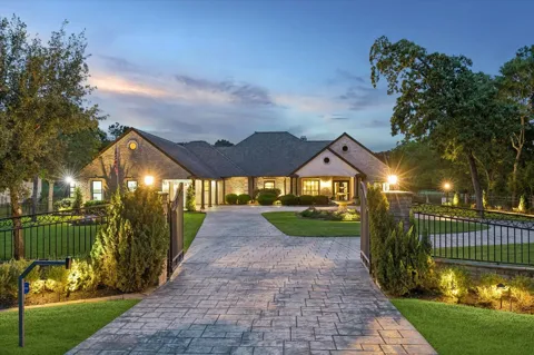 9426 Deer Path Lane