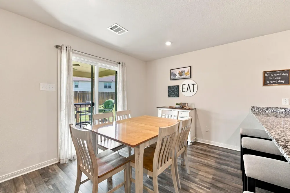 6001 Crest Bridge Court Bryan, TX 77807