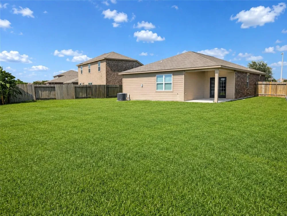 2201 Nautica Terrace Drive La Marque, TX 77568