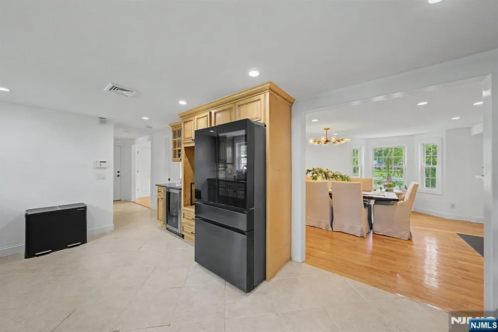 11 Hanover Place Glen Rock, NJ 07452