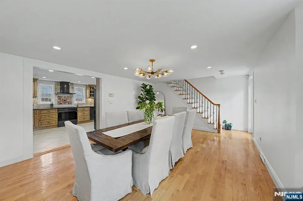 11 Hanover Place Glen Rock, NJ 07452