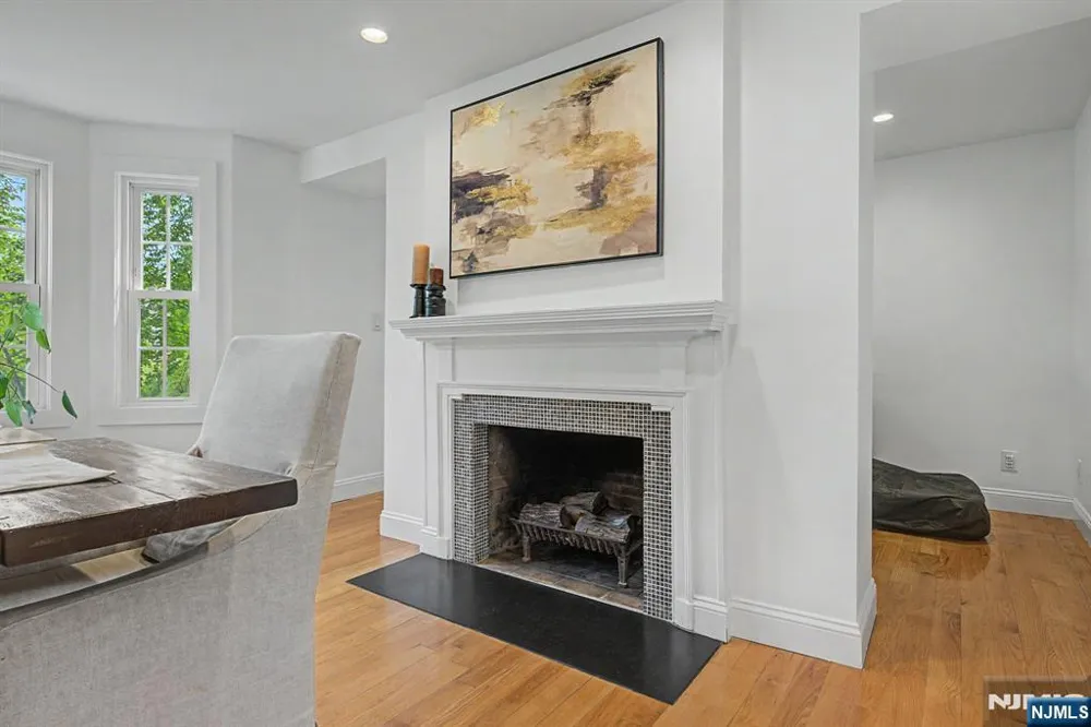 11 Hanover Place Glen Rock, NJ 07452