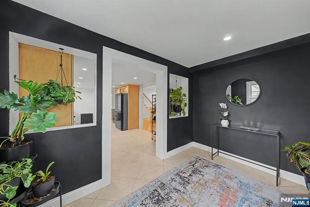 11 Hanover Place Glen Rock, NJ 07452